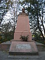 Пам'ятник-погруддя Шевченкові радянських часів у Острозі.