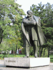 Пам'ятник Шевченку в Миколаєві.gif