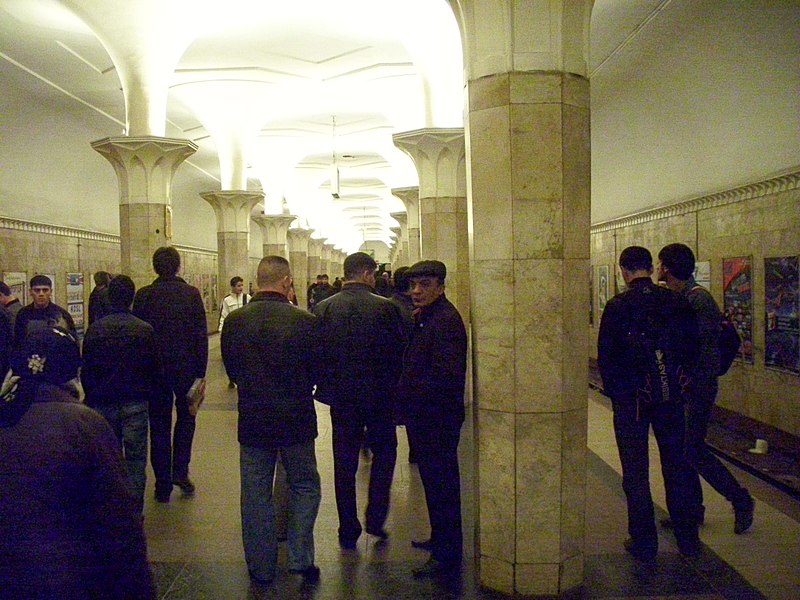 Файл:Баку Станція метро Гянджлік.jpg