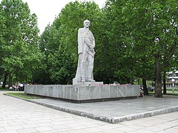 Колишній пам'ятник Дзержинському Ф. Е., демонтований 10 березня 2016 року, відповідно закону про декомунізацію