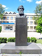 Пам'ятник В. Г. Короленку в Житомирі