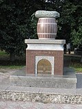 Пам'ятник ніжинському огірку в Ніжині на Чернігівщині.jpg