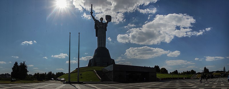 Файл:Монумент Вітчизни-матері Monumento a la Madre Patria 3.jpg