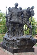 Монумент екіпажу бронепотягу «Таращанець», Нова Дарниця, Київ.