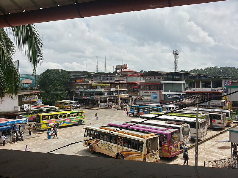 فائل:Iritty Bus Stand.jpg