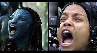 The left image shows the blue cat-like alien Neyitiri shouting. The right image shows the actress who portrays her, Zoe Saldana, with motion-capture dots across her face and a small camera in front of her eyes.