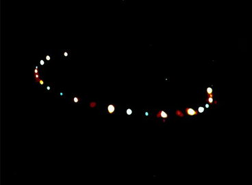 Tập tin:Hudson Valley UFO wave - circular arc of colored lights.png