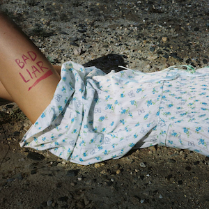 Tập tin:Bad Liar (Official Single Cover) by Selena Gomez.png