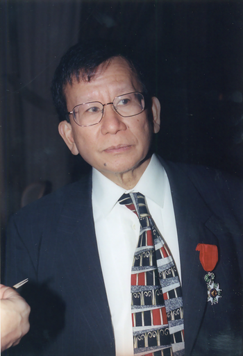 Tập tin:André Truong fait Chevalier de la Légion d'honneur.png