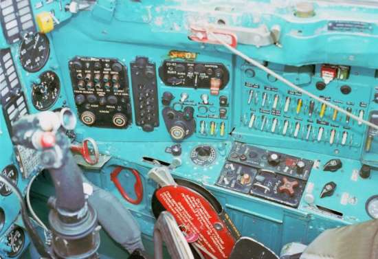 Tập tin:Mig25 panel 02.jpg