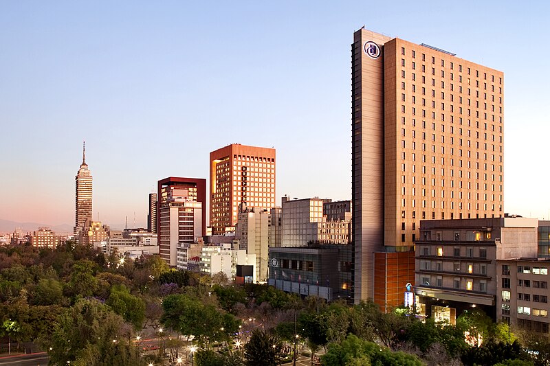 File:Hilton Ciudad de México.jpg