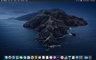 macOS Catalina桌面在“深色模式”下的屏幕截图。