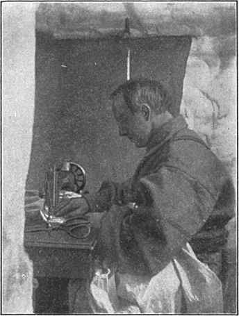 Fil:Amundsen,Roald-Sydpolen I-1912-p496.jpg
