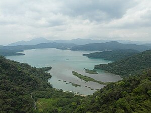 Tasik bulan matahari besar.jpg