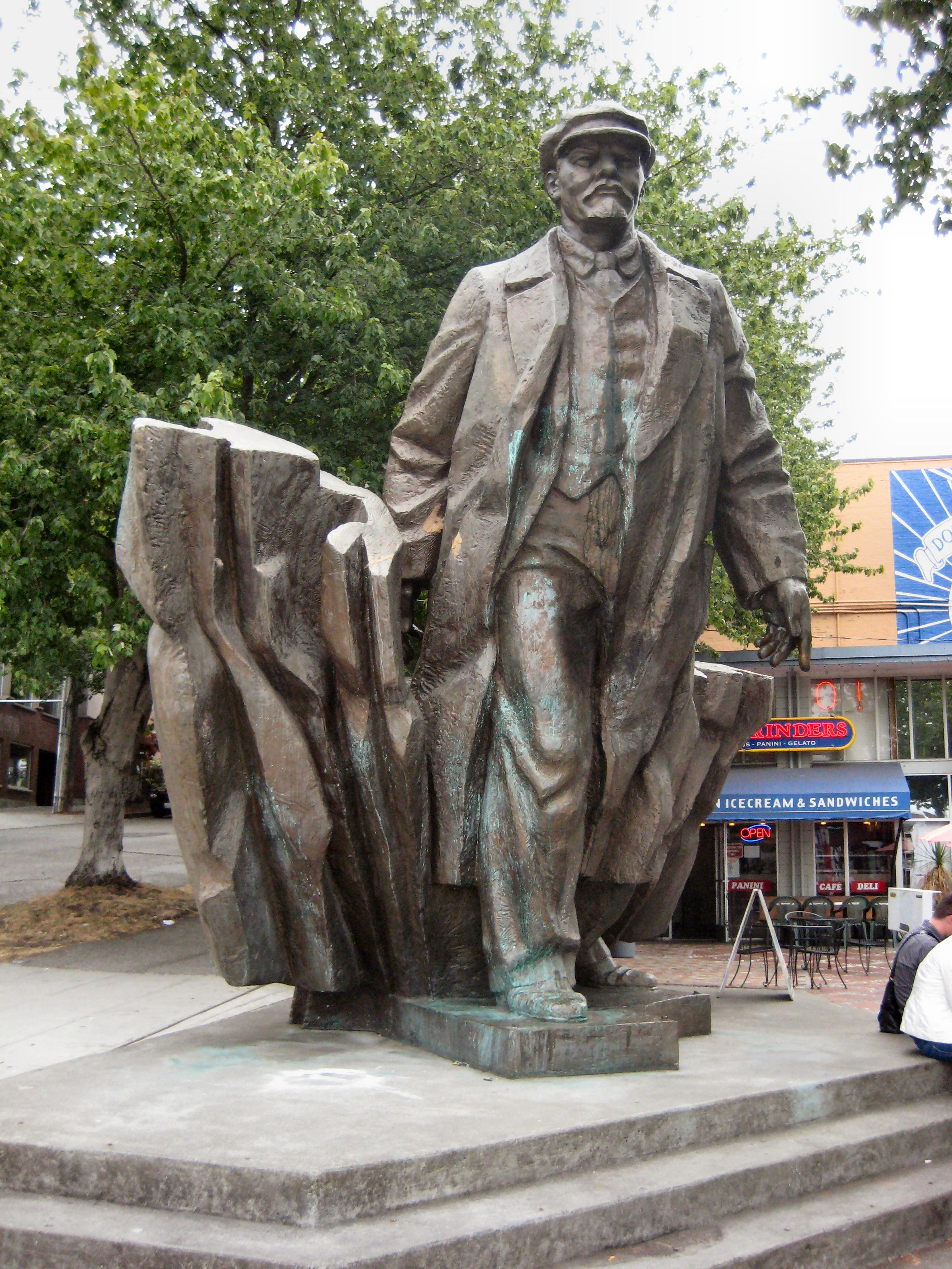 fremont seattle statues