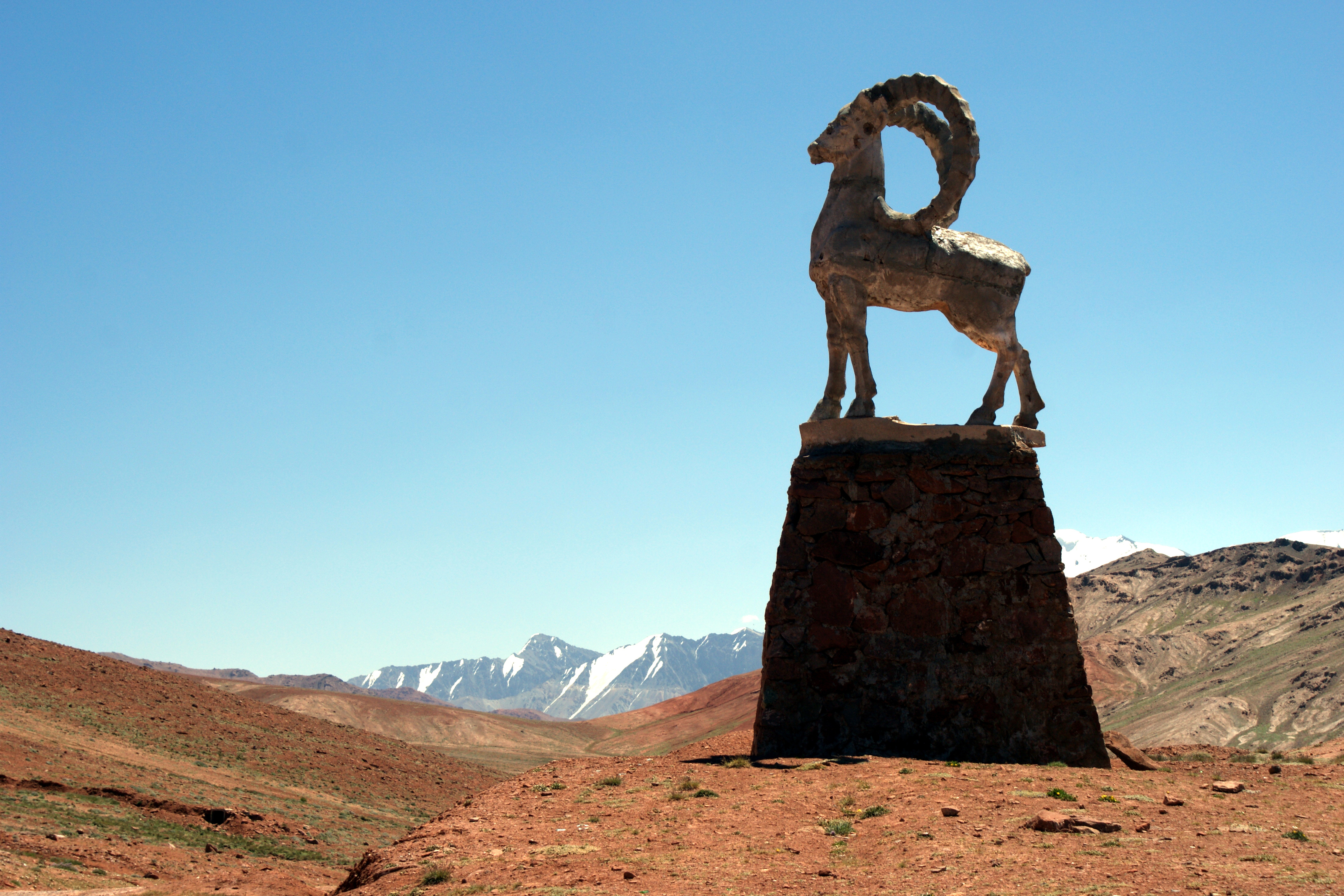 Скульптуры в Таджикистане