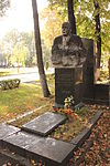 Могила, в которой похоронен Пухов Николай Павлович (1895-1958), Герой Советского Союза