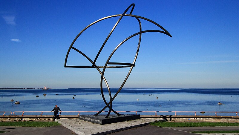 Файл:2013-09-07 Charles Leroux Memorial in Tallinn Estonia.jpg