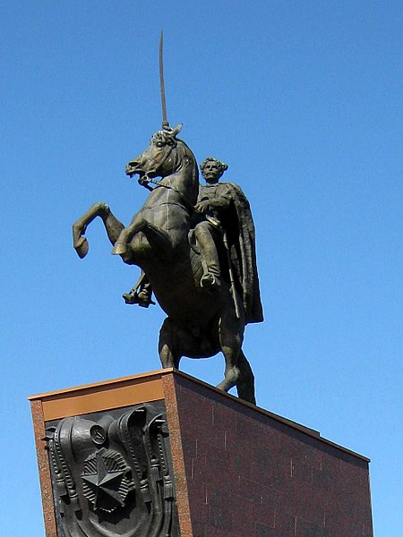 Файл:Памятник Чапаю в Чебоксарах.jpg