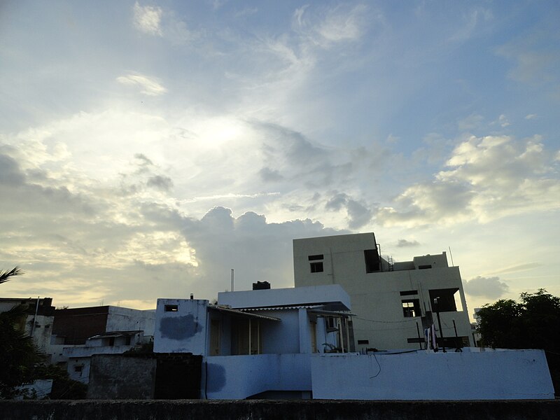 దస్త్రం:clouds...... .JPG